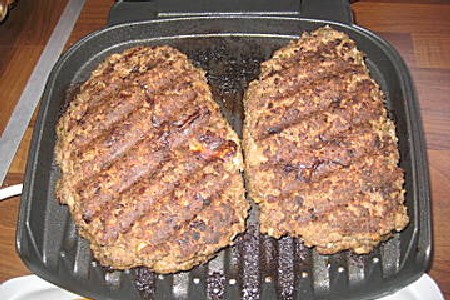 Bifteki mit Kraut und Zaziki